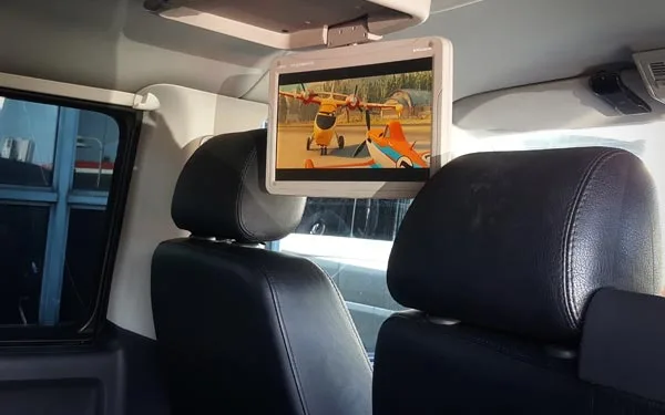 comfort and fully featured vehicles for paris transport service