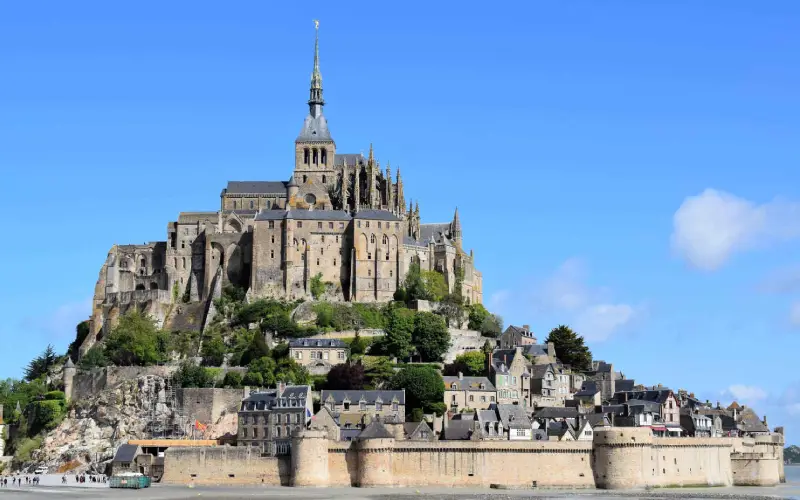 Paris tour to Mont saint michel for lowest price