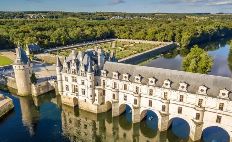 loire-valley-excursion-paris-private-transfer-service